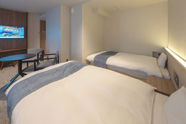 Room 15 of 34