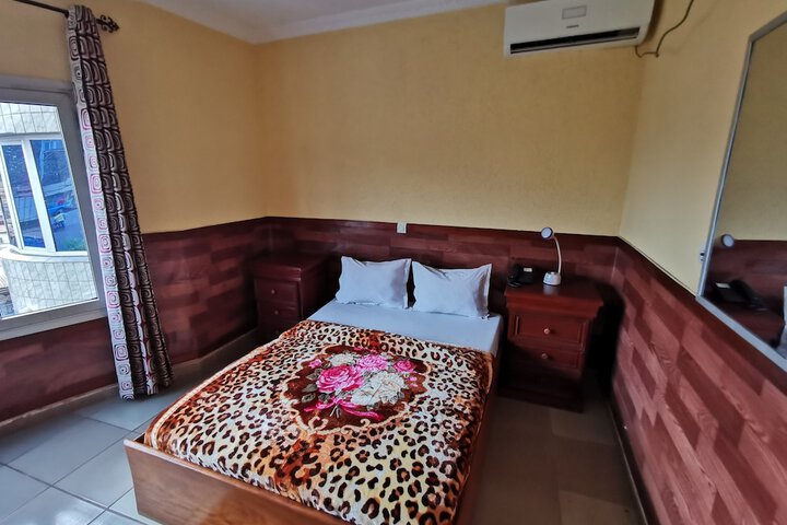 Room 14 of 37