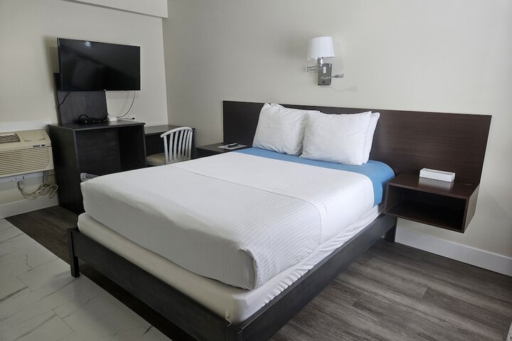 2 Queen Beds (14 of 14)