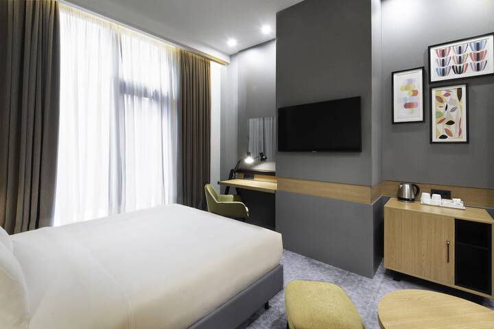Room 28 of 117