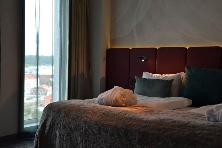 Room 19 of 106