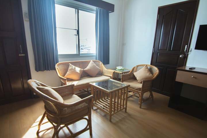 Room 16 of 44
