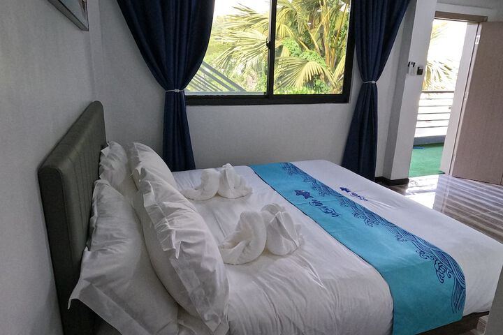 Room 2 of 17