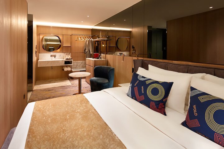 Room 11 of 45