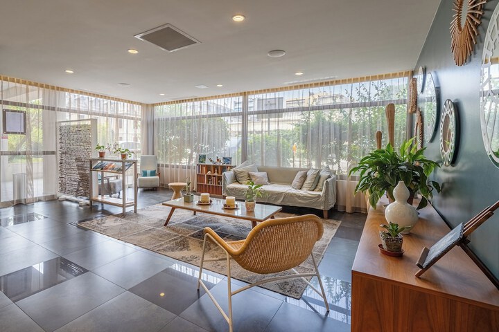 Entrance & Lobby