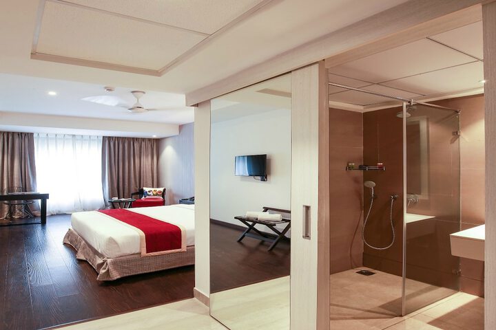 Room 19 of 40