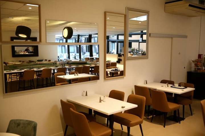 Dining 40 of 74