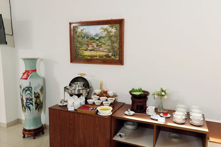 Dining 42 of 50