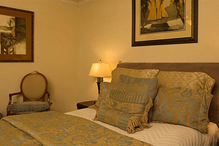 Room 15 of 42