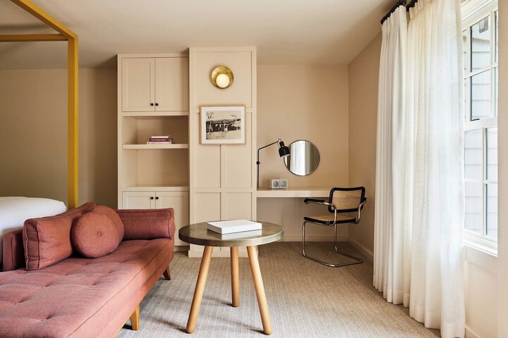 Room 19 of 124