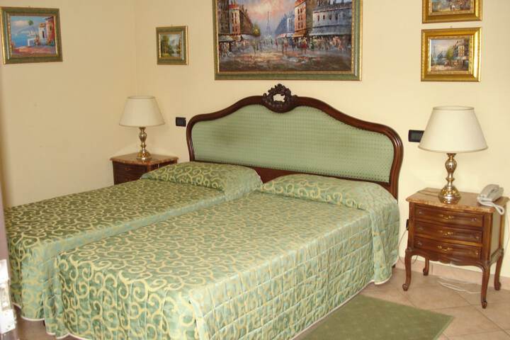 Room 3 of 33