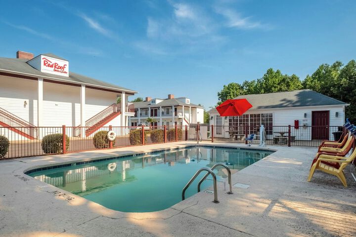 Pools & Facilities