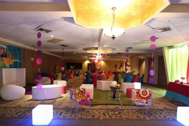 Ballroom/Hall 41 of 54
