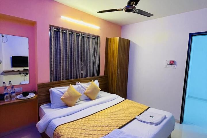 Room 2 of 11