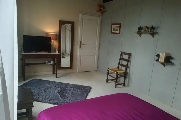 Room 4 of 17