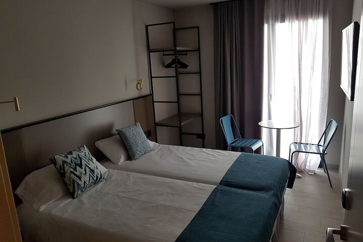 Room 8 of 49