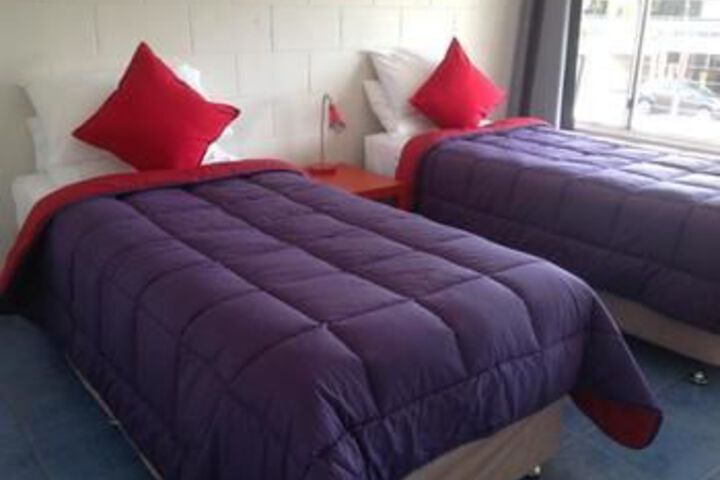 Room 4 of 6