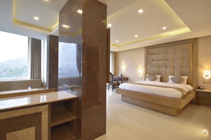 Room 67 of 111