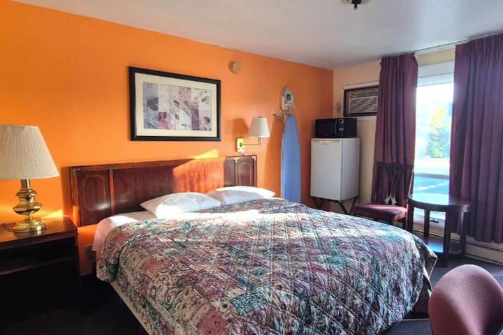 Room 7 of 44