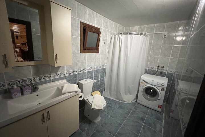 Room 35 of 48
