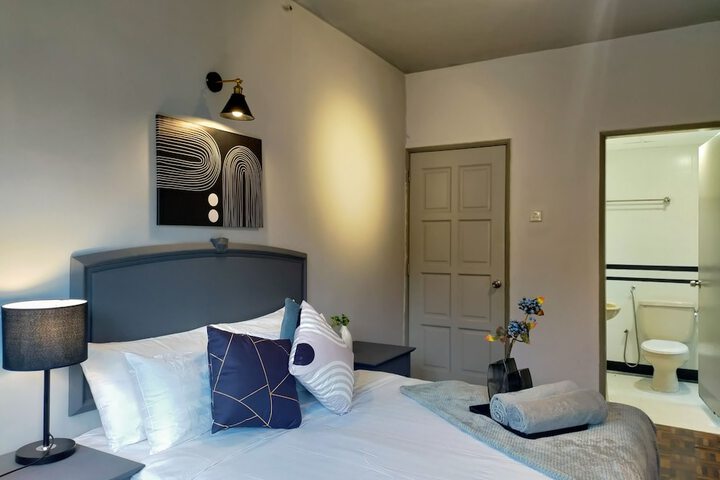 Room 25 of 131