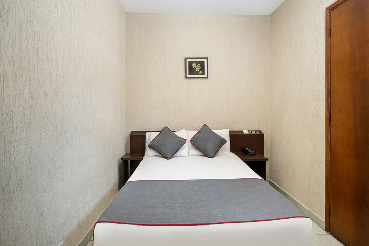 Room 16 of 60