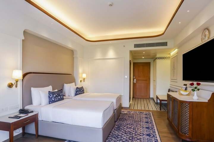 Room 46 of 170