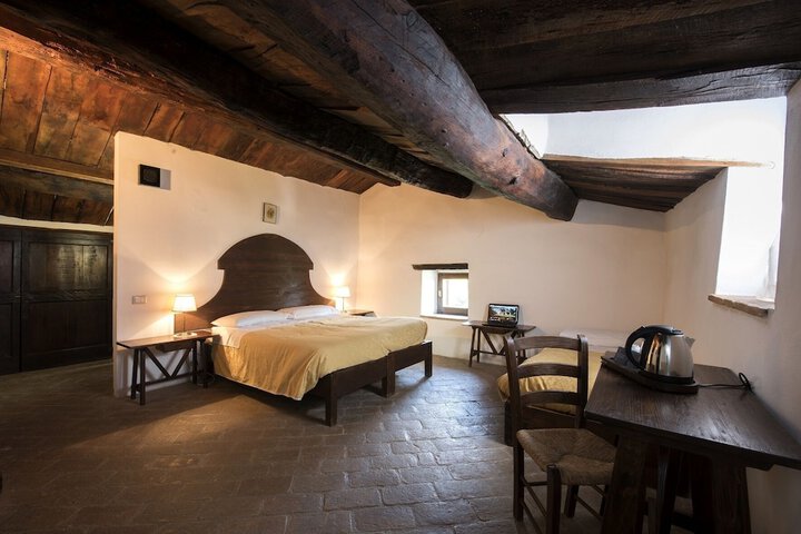 Room 7 of 17