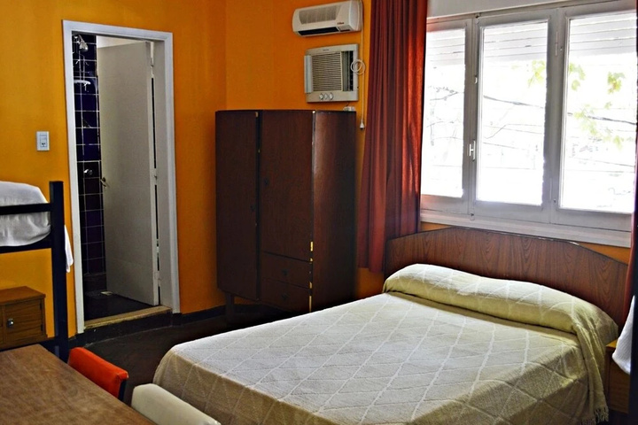 Room 6 of 25