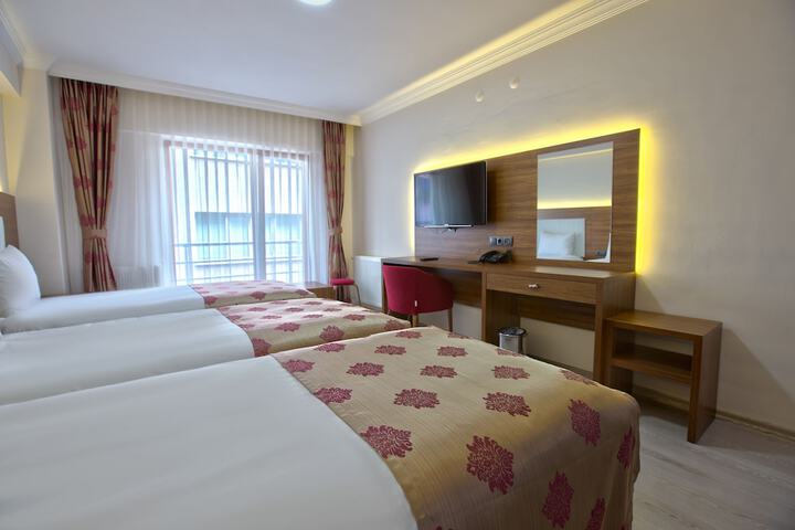 Room 10 of 20
