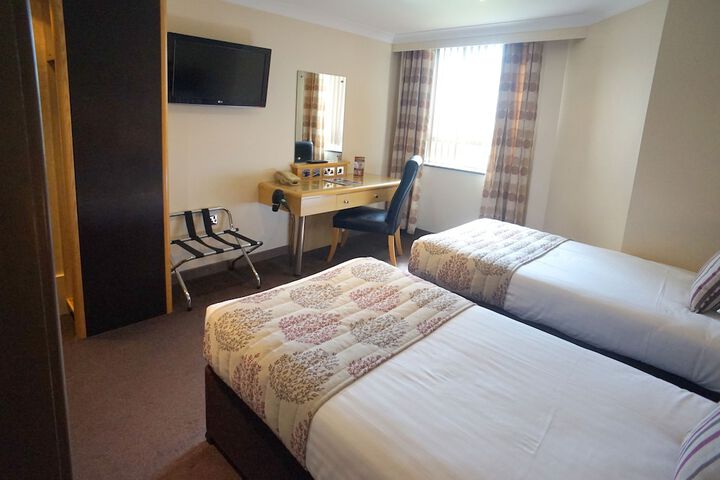 Room 12 of 43
