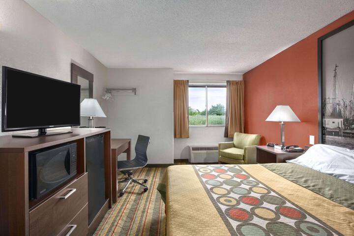 1 King Bed (3 of 3)