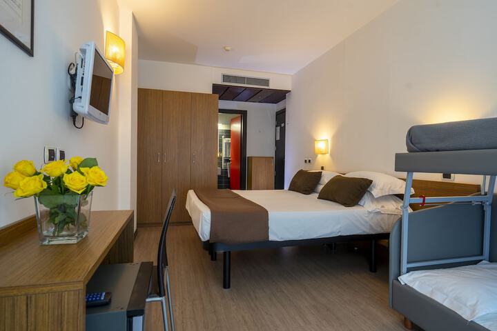 Room 8 of 60