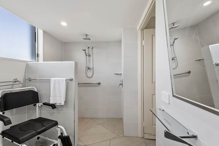 Room 83 of 117