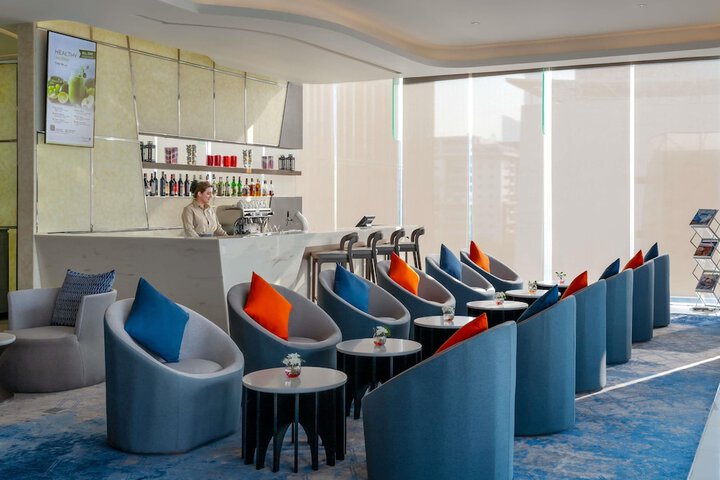 Lounge 36 of 48