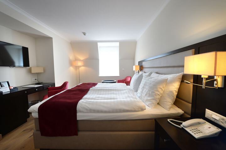 Room 6 of 47