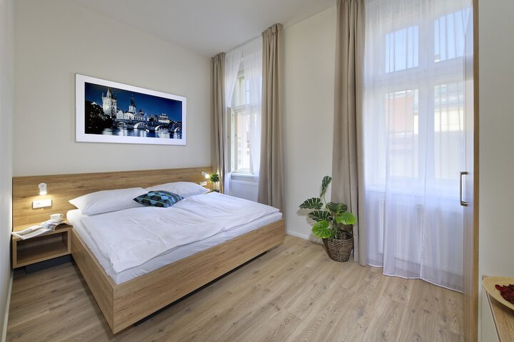 Room 2 of 49