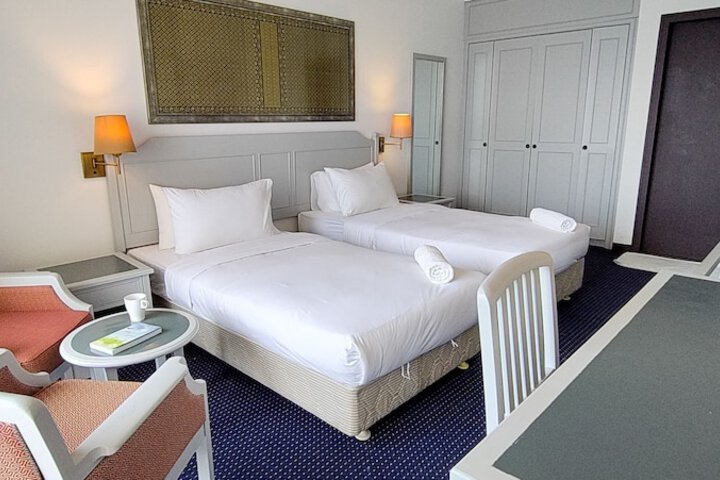 Room 80 of 650