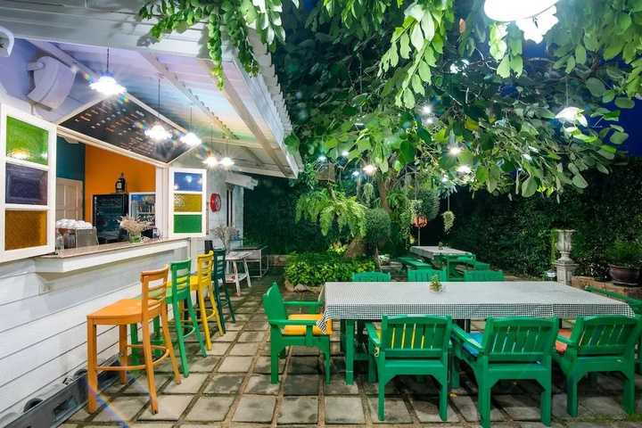 restaurant