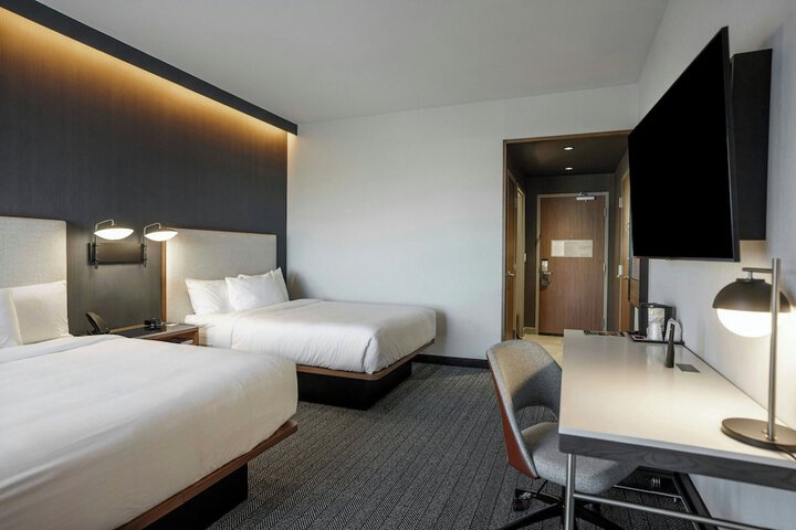 Room 8 of 43
