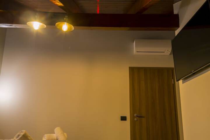Room 65 of 121