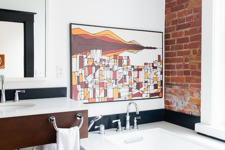 Deep soaking bathtub