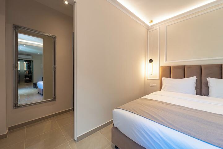 Room 28 of 187