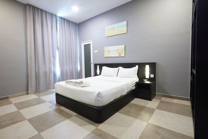 Room 5 of 78