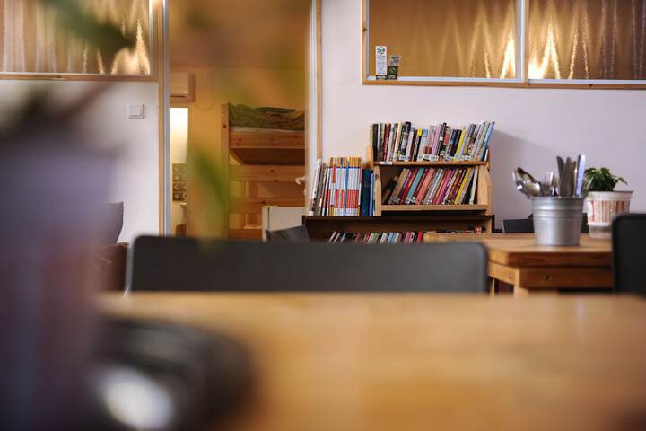 Room 25 of 65