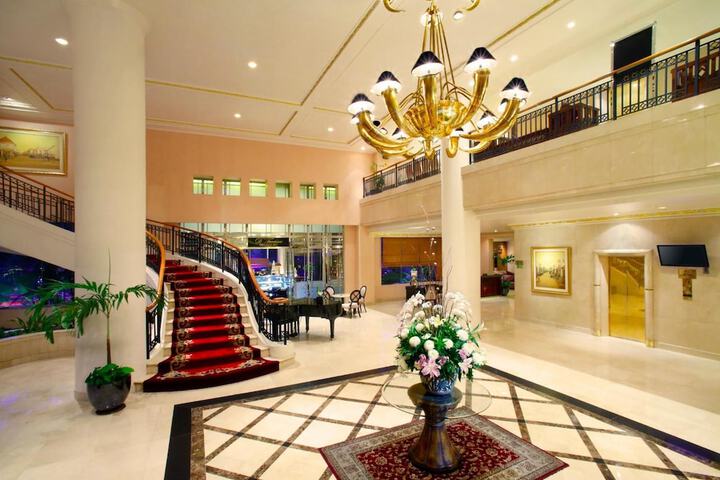 Lobby Photo