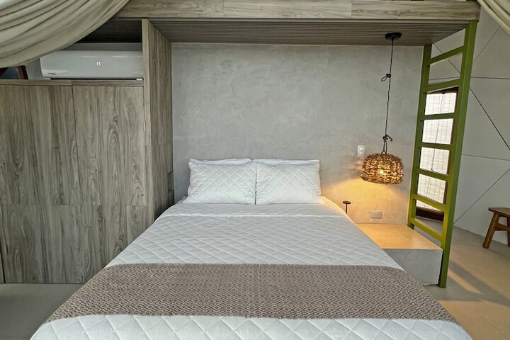 Room 10 of 89