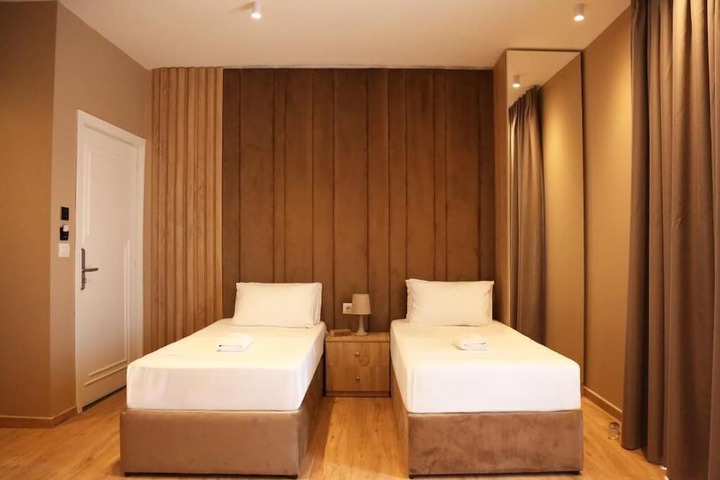 Room 90 of 128