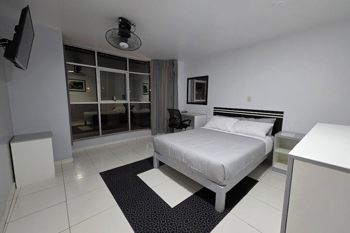 Room 16 of 84