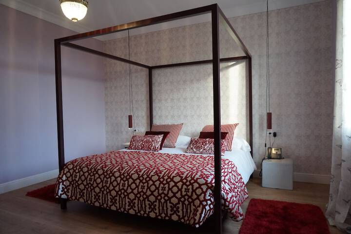 Room 9 of 35